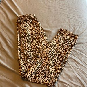 Leopard print leggings.